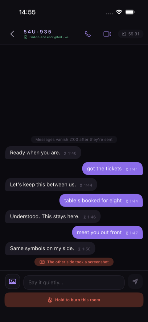 Sotvo's room on iOS with a banner reading the other side took a screenshot above the message field, over a mock disappearing conversation.